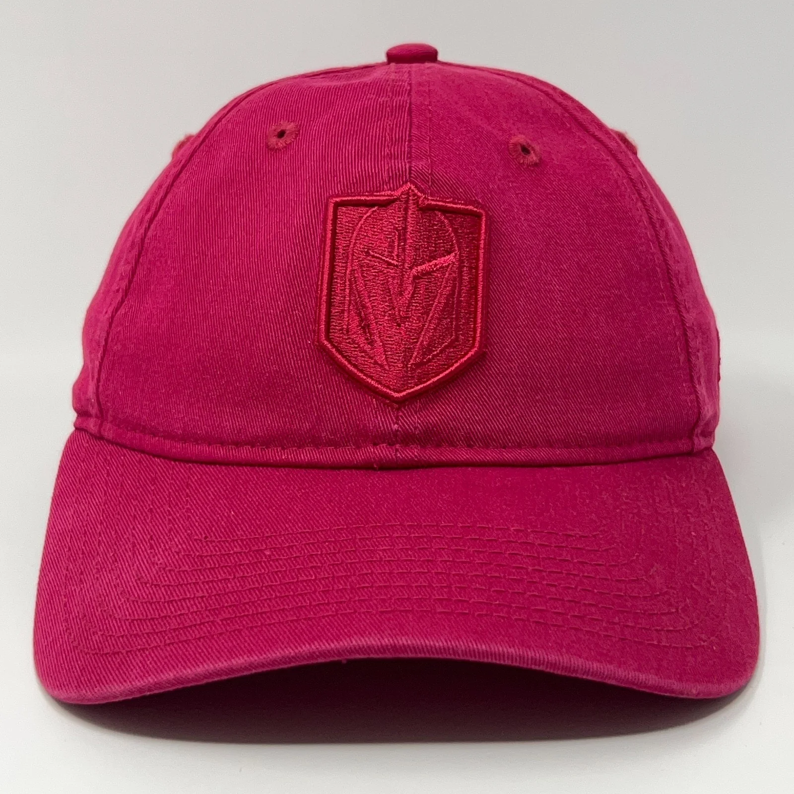 Vintage & Streetwear Women's Clothing: Tees, Jackets, Sweaters & More